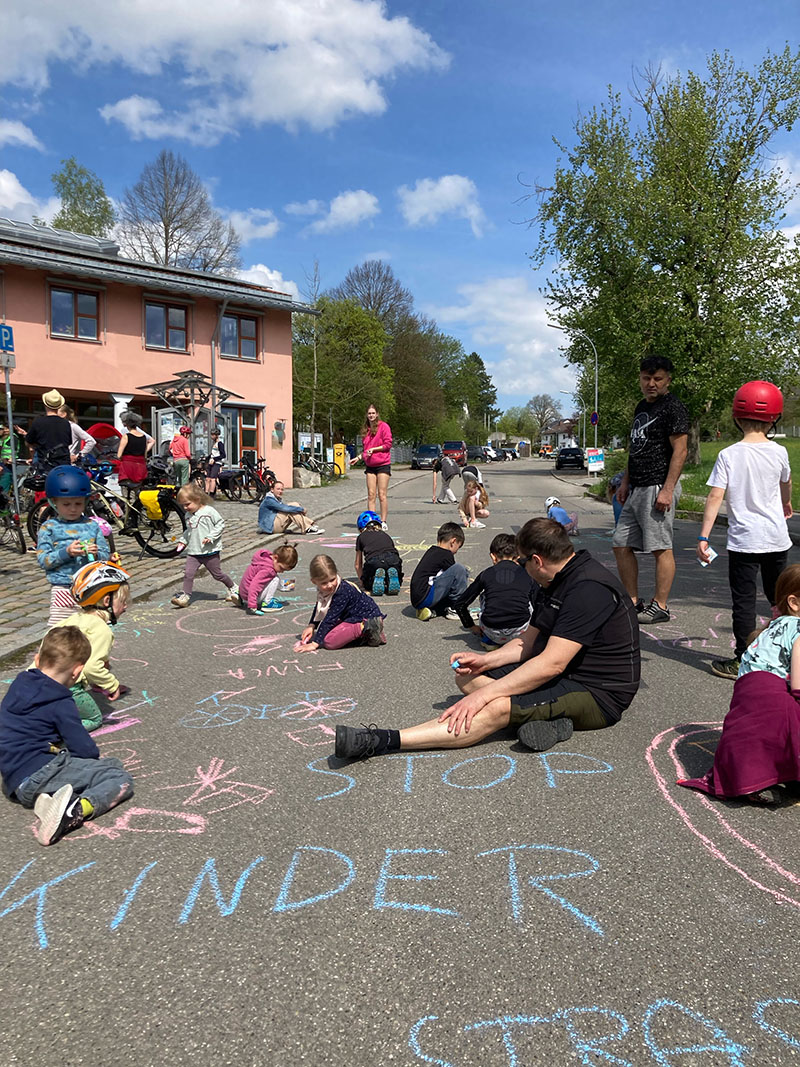Kidical Mass Grafrath- Straßen frei für Kinder